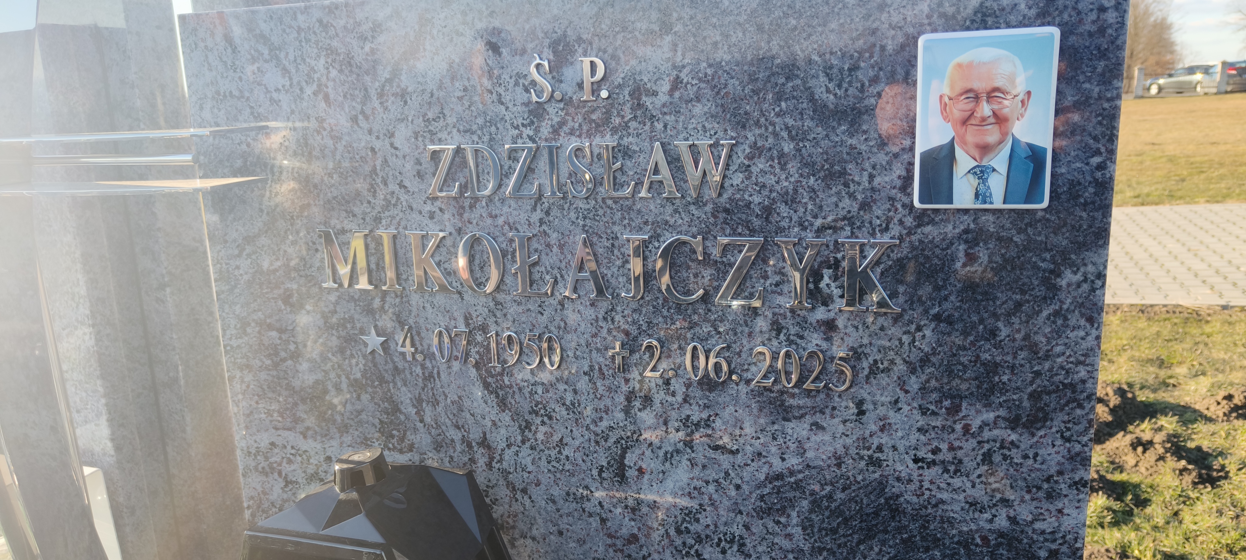 Grób Zdzisław Mikołajczyk